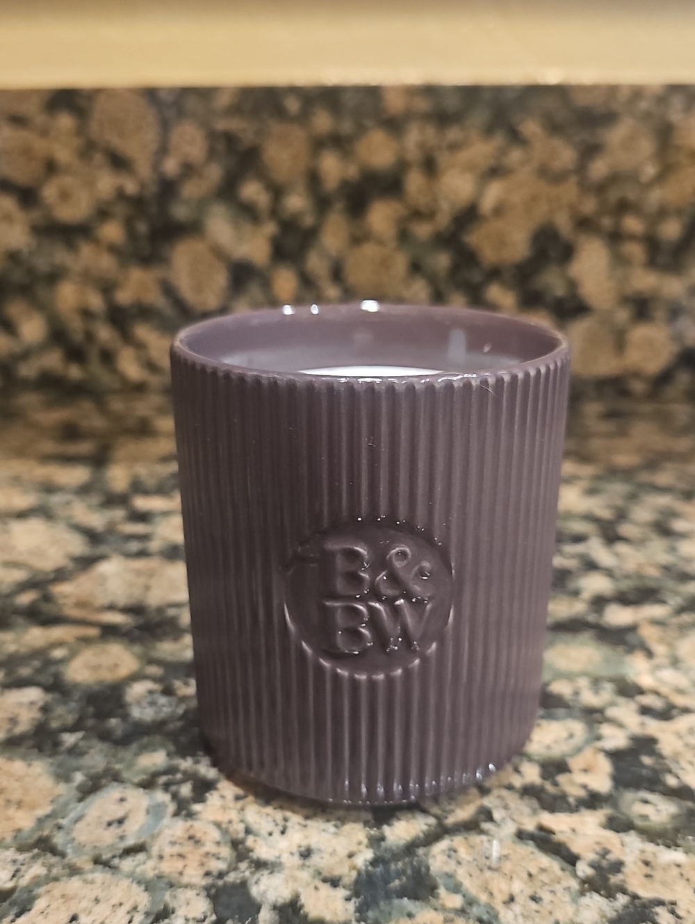 Bath & Body Works Rose & Oud Ribbed Ceramic Single Wick Candle